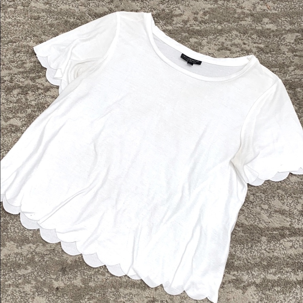 Short-Sleeved Scalloped Topshop t-shirt